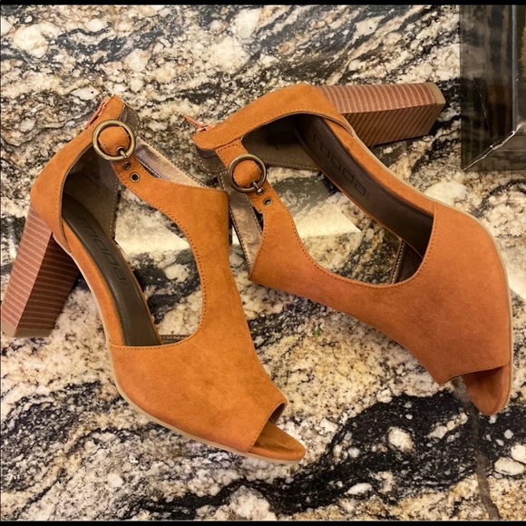 Moda Spana Kelly Cognac Heels - Picture 4 of 8